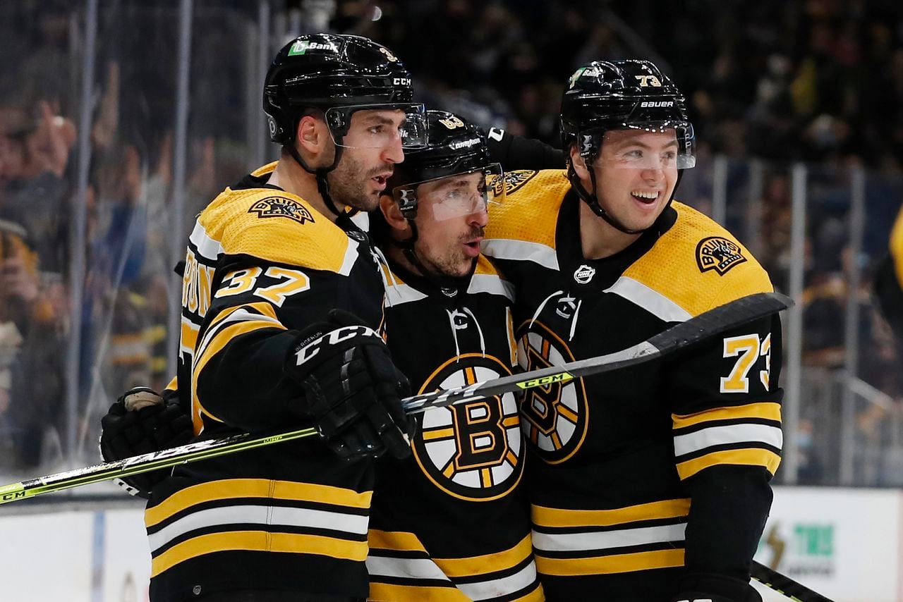 Bruins Edge Panthers in Game 2