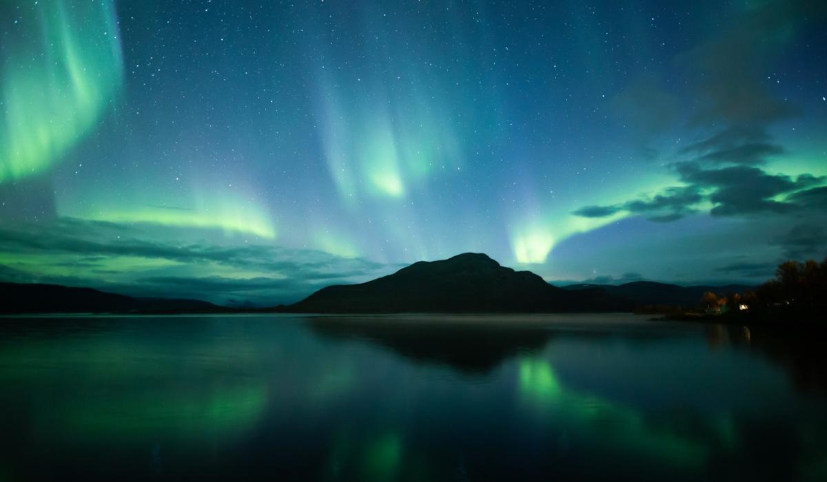 How long are the northern lights visible