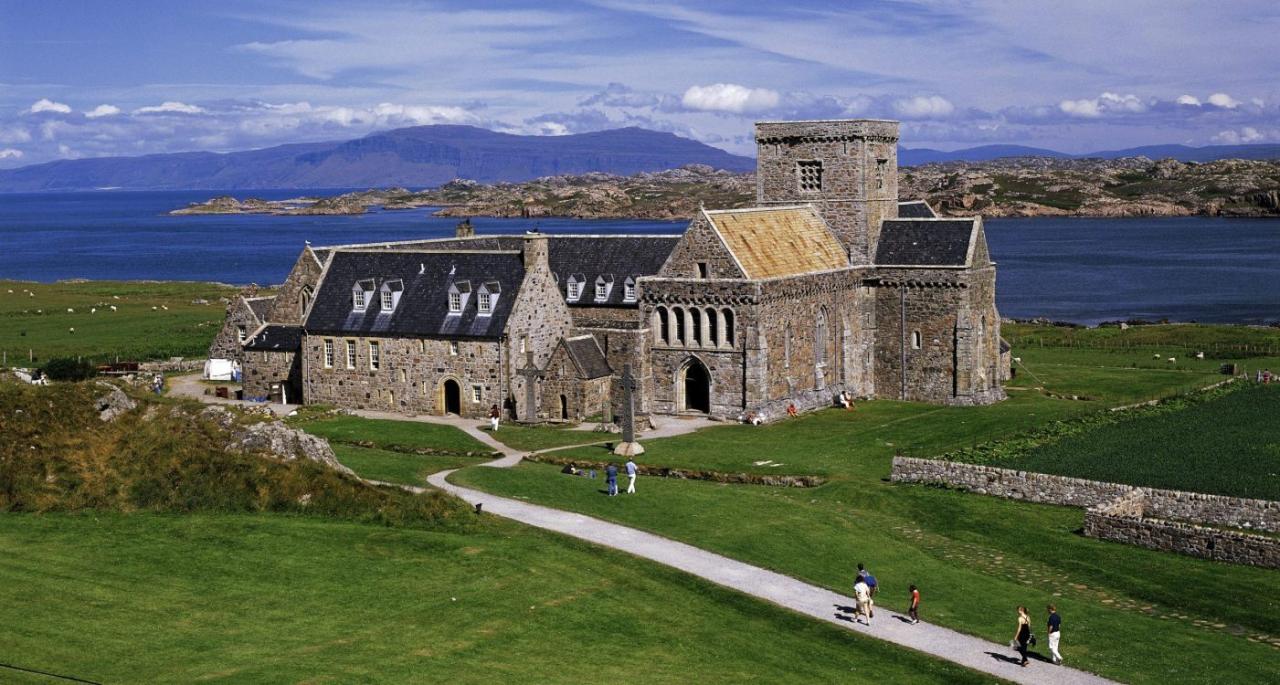 Trips to iona scotland